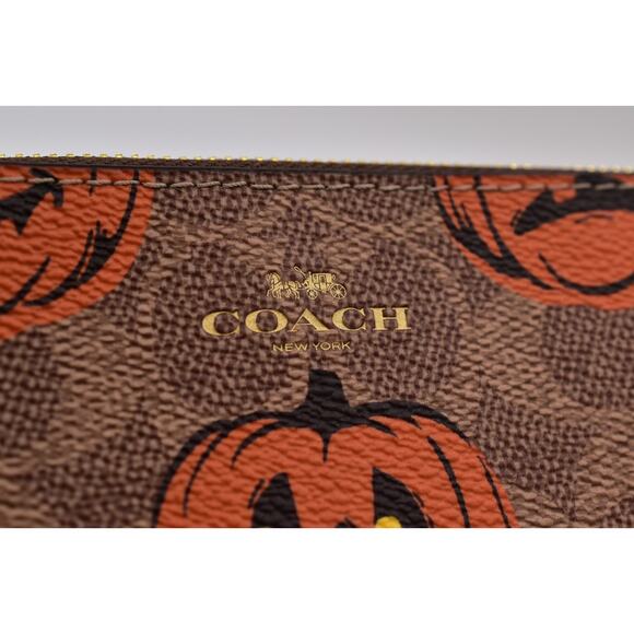 Coach Corner Zip Wristlet In Signature Canvas With Halloween Print Pumpkin NWT - Picture 16 of 16